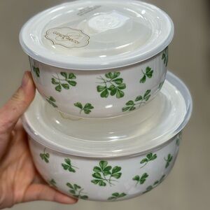 2 Clover Pattern Bowls with Lids